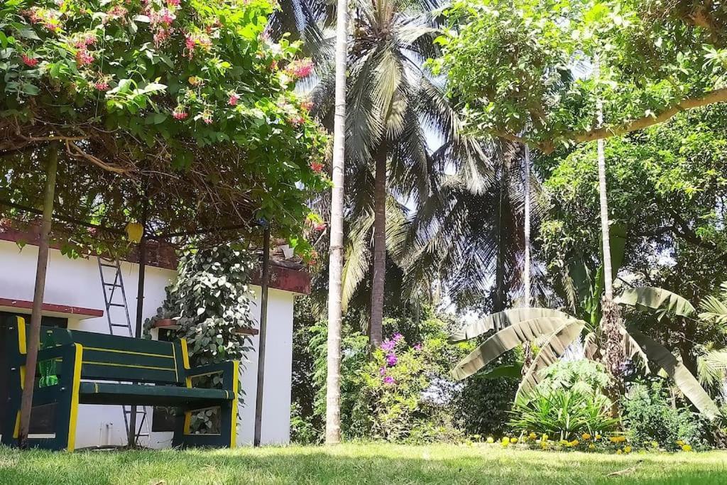 Runnin Airport - Homestay Gurpur Exterior photo