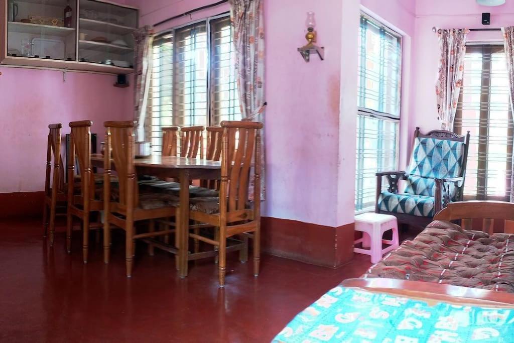 Runnin Airport - Homestay Gurpur Exterior photo