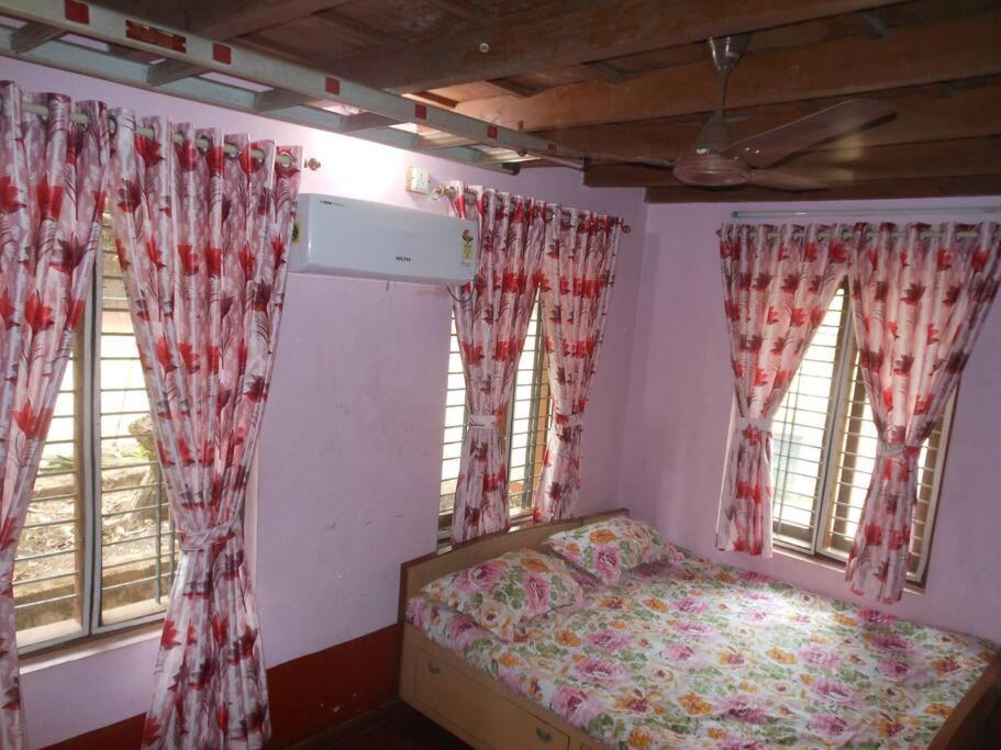 Runnin Airport - Homestay Gurpur Exterior photo