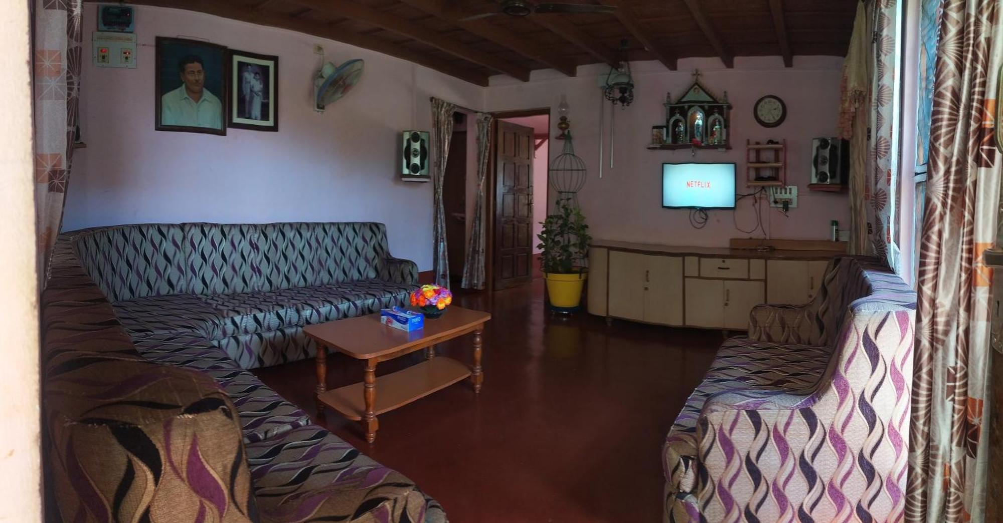 Runnin Airport - Homestay Gurpur Exterior photo