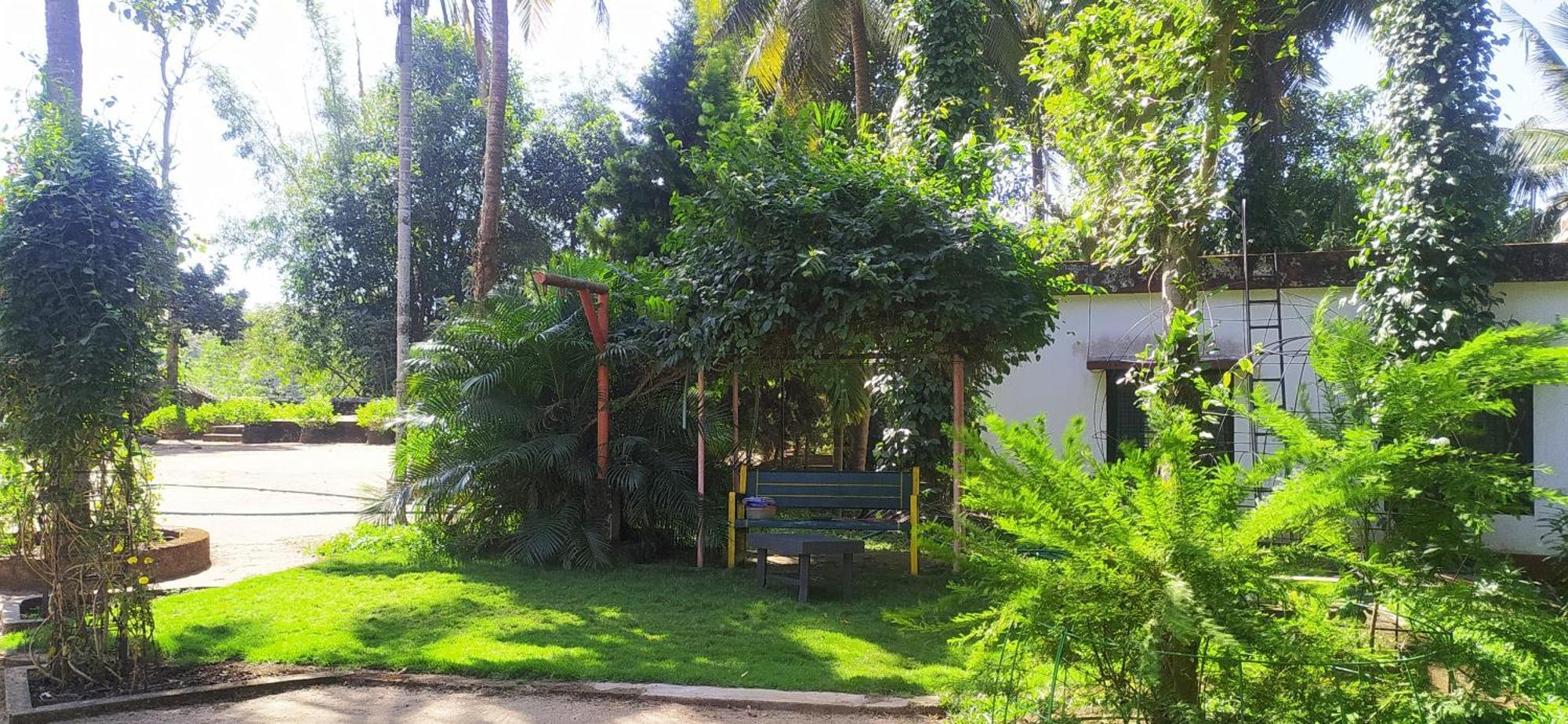 Runnin Airport - Homestay Gurpur Exterior photo