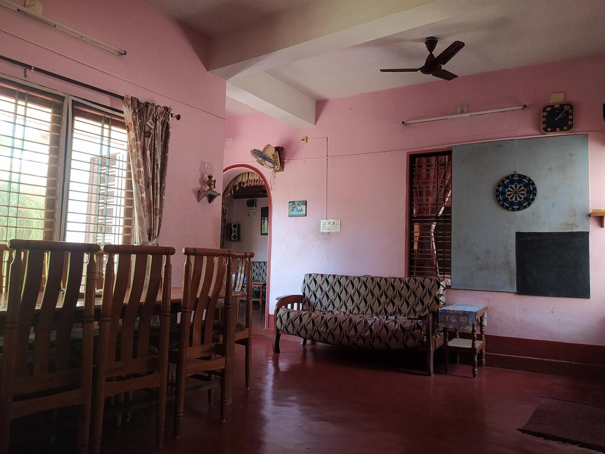 Runnin Airport - Homestay Gurpur Exterior photo