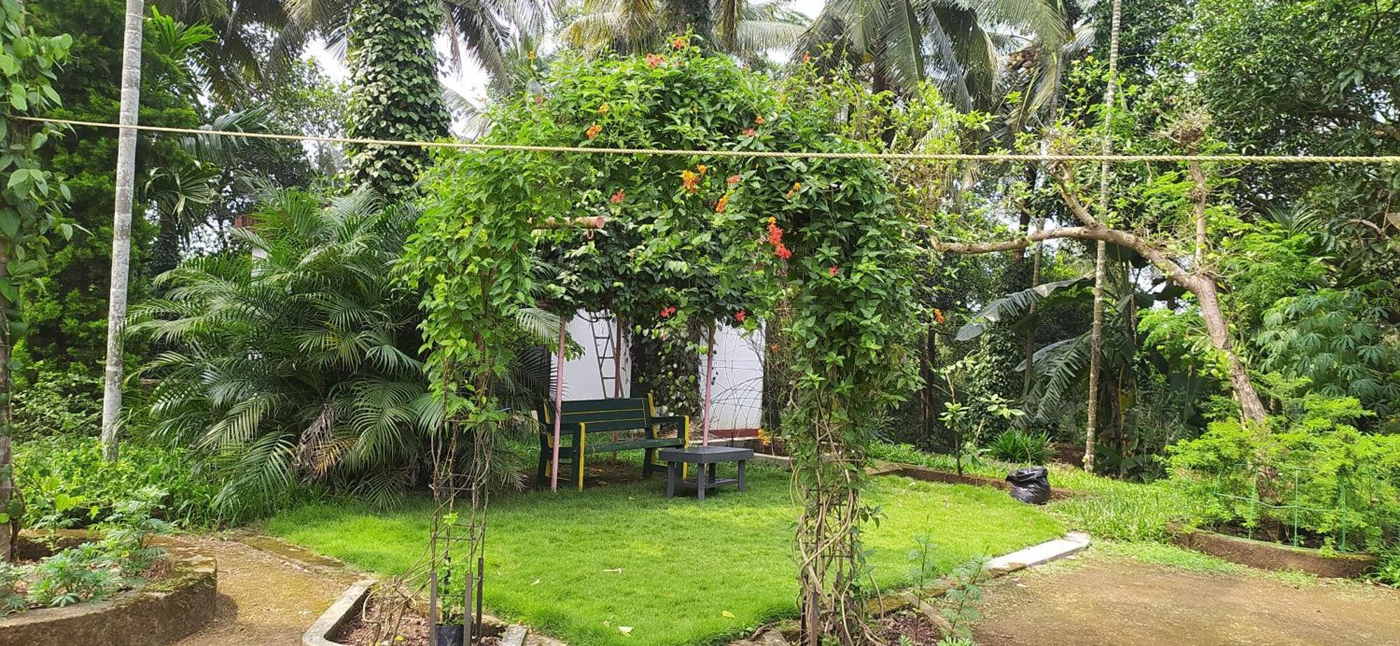 Runnin Airport - Homestay Gurpur Exterior photo